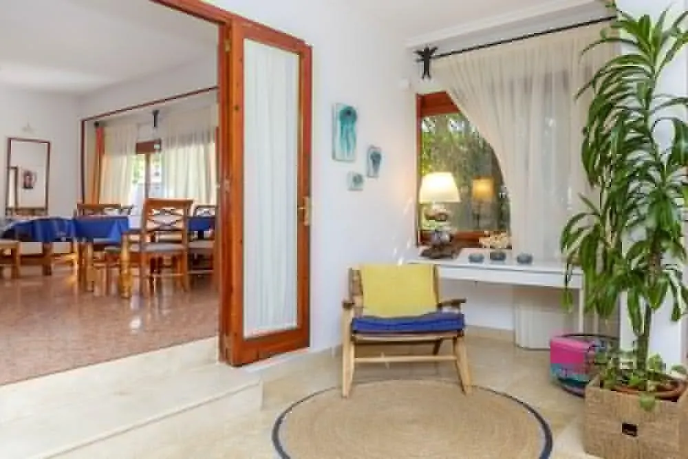 Hostal Manolita San Antonio  Guest house