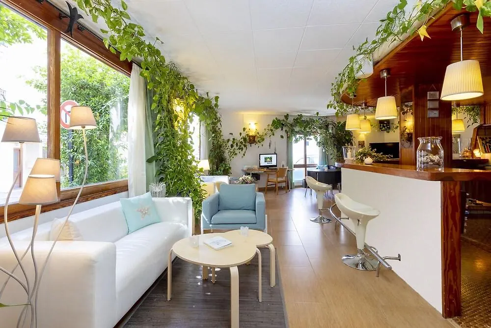 Hostal Manolita San Antonio  Guest house San Antonio (Ibiza)