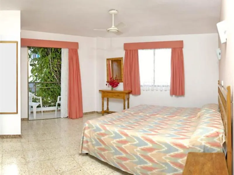 Hostal Manolita Sant Antoni de Portmany Affittacamere